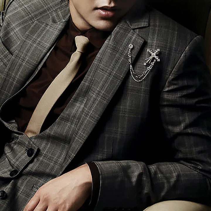 Broche en strass avec croix et pompons nobles pour homme