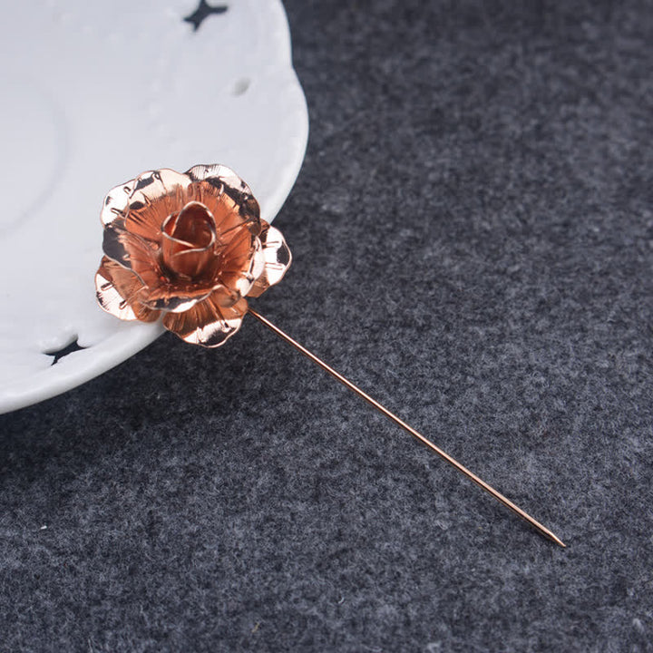 Broche en métal en forme de rose pour homme