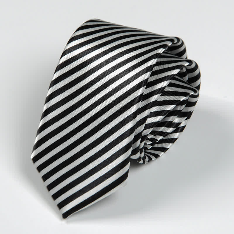 Cravate rayée à petits carreaux noirs et blancs pour homme - Bande fine - image 9