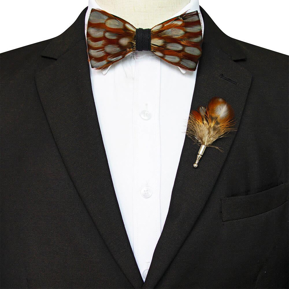 Nœud papillon en plumes orange et blanc avec épingle à revers