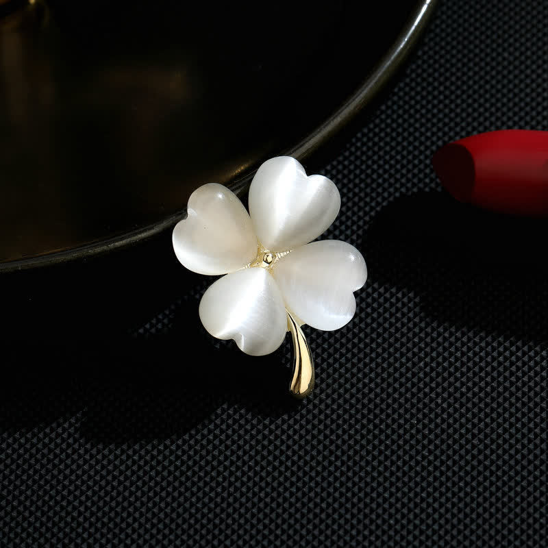 Broche trèfle à quatre feuilles porte-bonheur pour femme