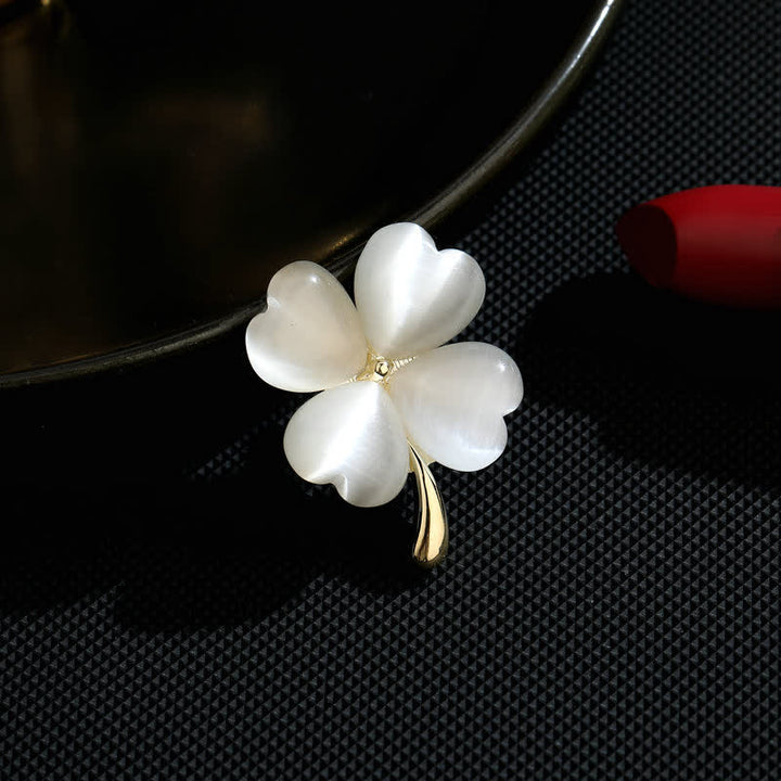 Broche trèfle à quatre feuilles porte-bonheur pour femme