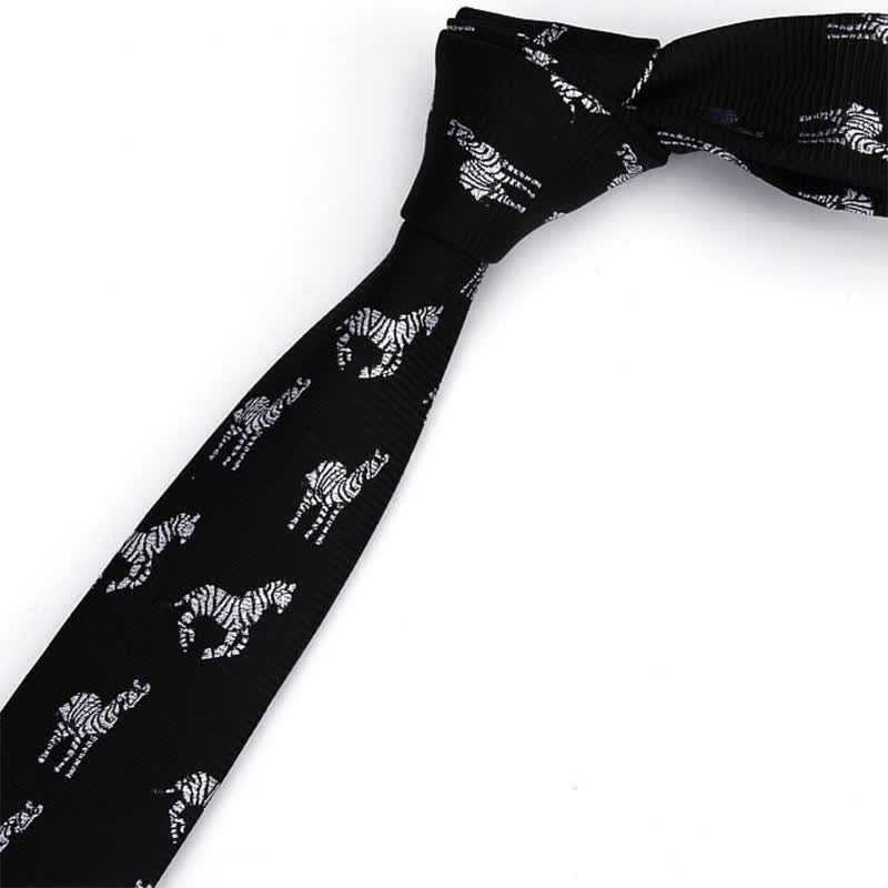 Cravate en sergé noir pour homme avec motifs zébrés
