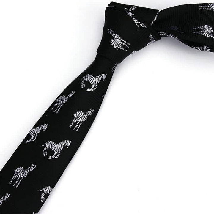 Cravate en sergé noir pour homme avec motifs zébrés