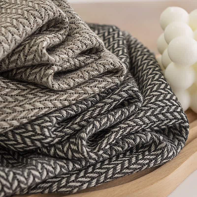 Écharpe simple à chevrons et pompons pour femme
