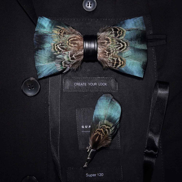 Nœud papillon vintage en plumes vert et marron avec épingle à revers
