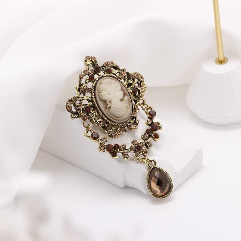 Broche en forme de larme pour femme avec camée Maiden