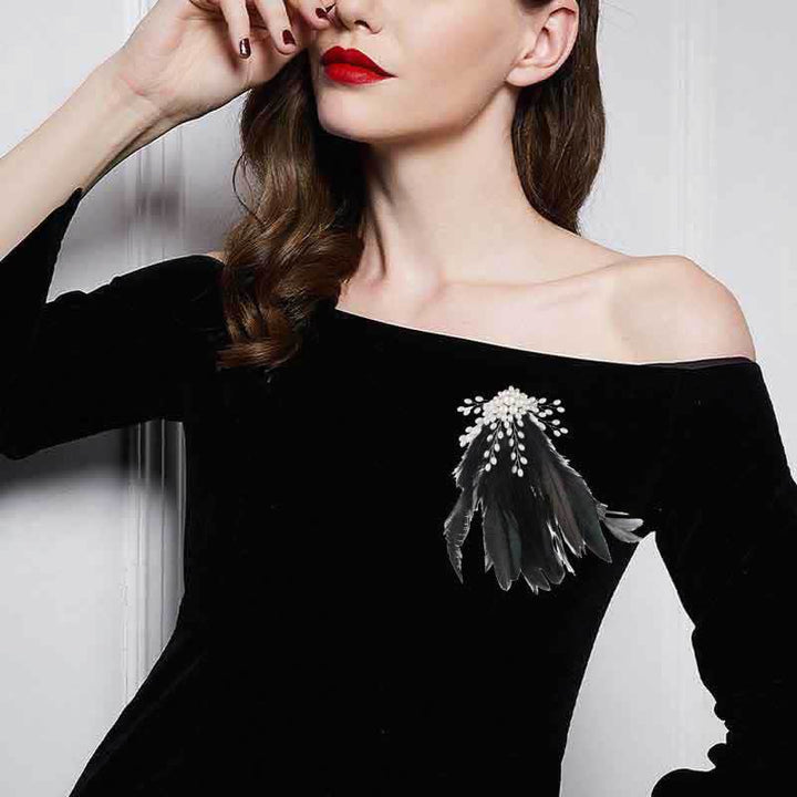 Broche en plumes de perles pour femme