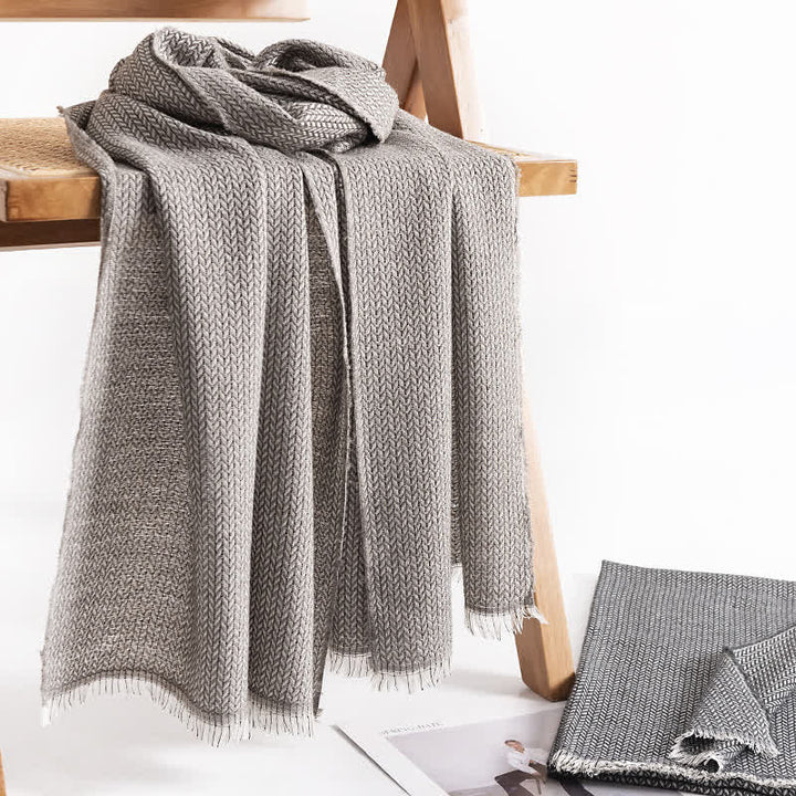 Écharpe simple à chevrons et pompons pour femme