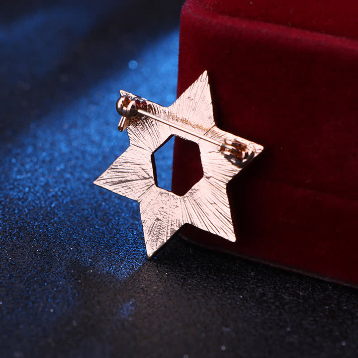 Broche pour homme en forme d'étoile de David sculptée