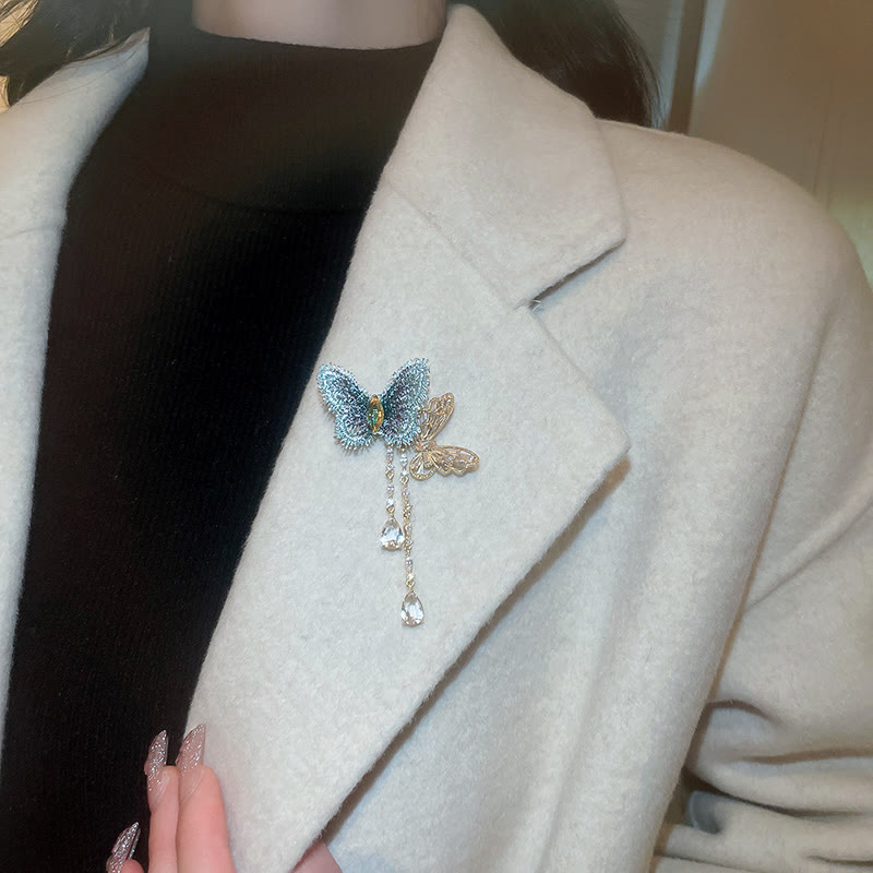 élégante Broche à pompon en forme de papillon bleu pour femme
