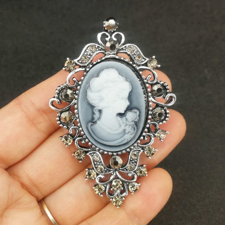 Broche camée Reine de beauté du palais des femmes