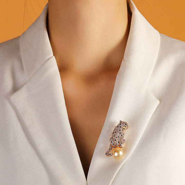 Broche en perles pour homme représentant une panthère jaguar