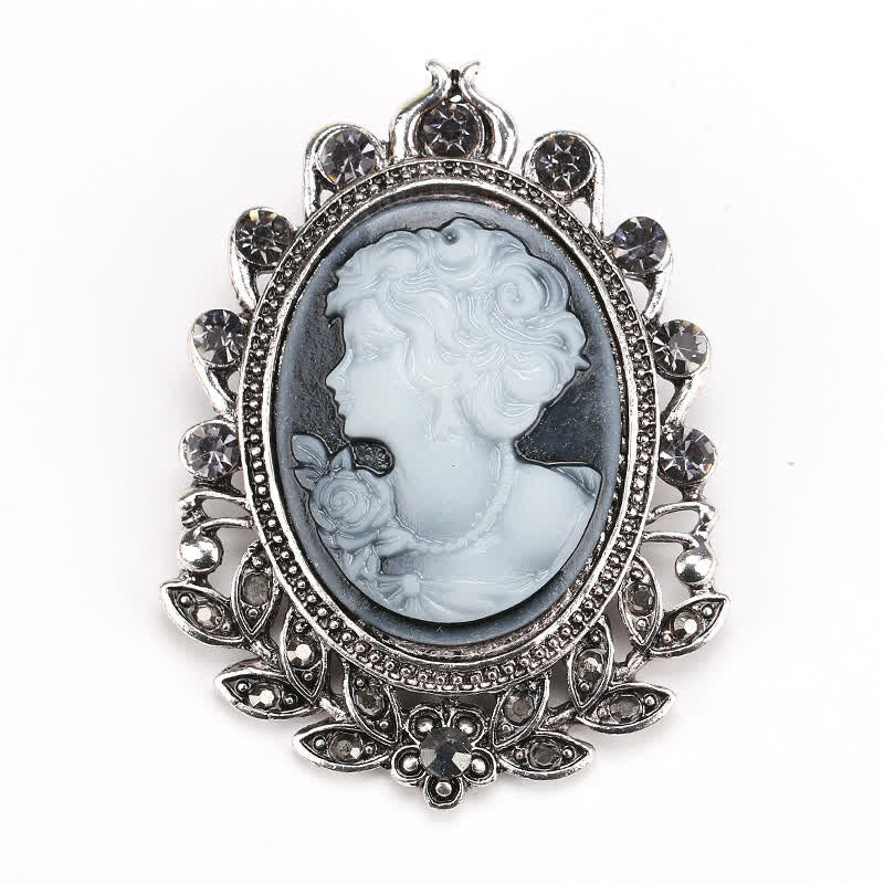 Broche camée victorienne pour femme avec silhouette de feuille