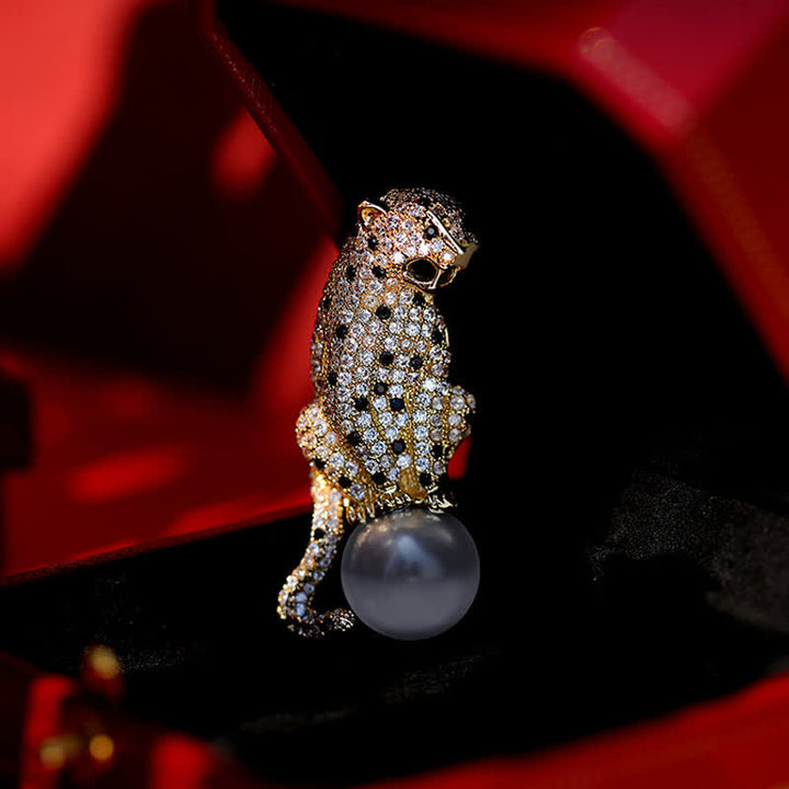 Broche en perles pour homme représentant une panthère jaguar