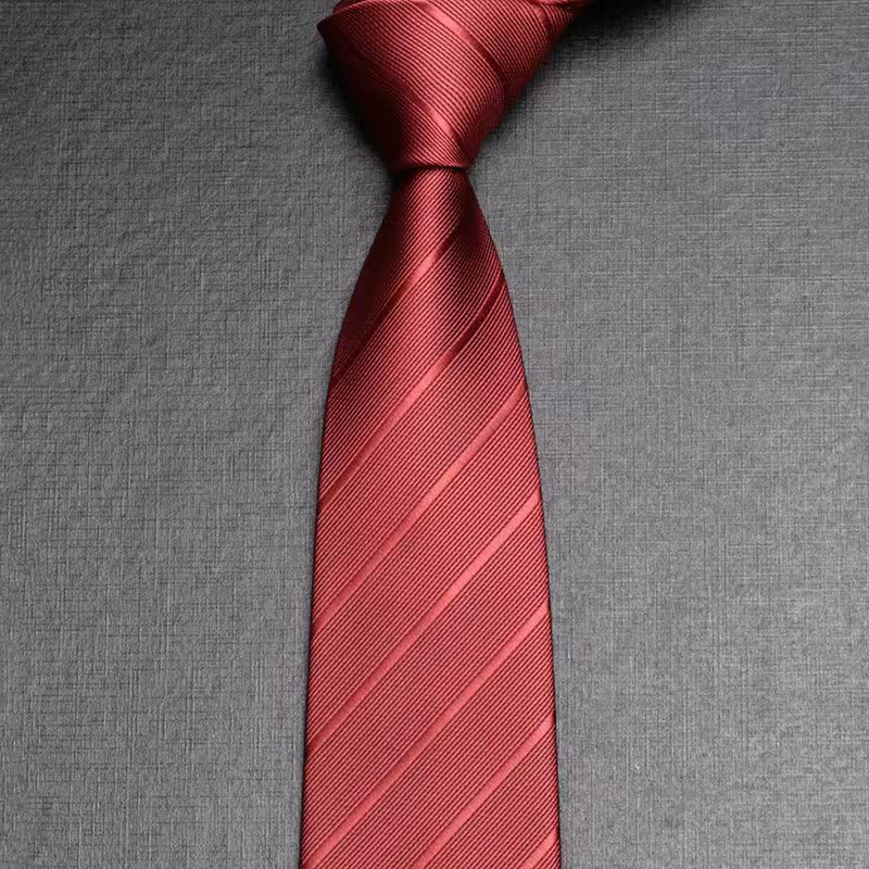 Cravate d'affaires en sergé de couleur foncée pour homme
