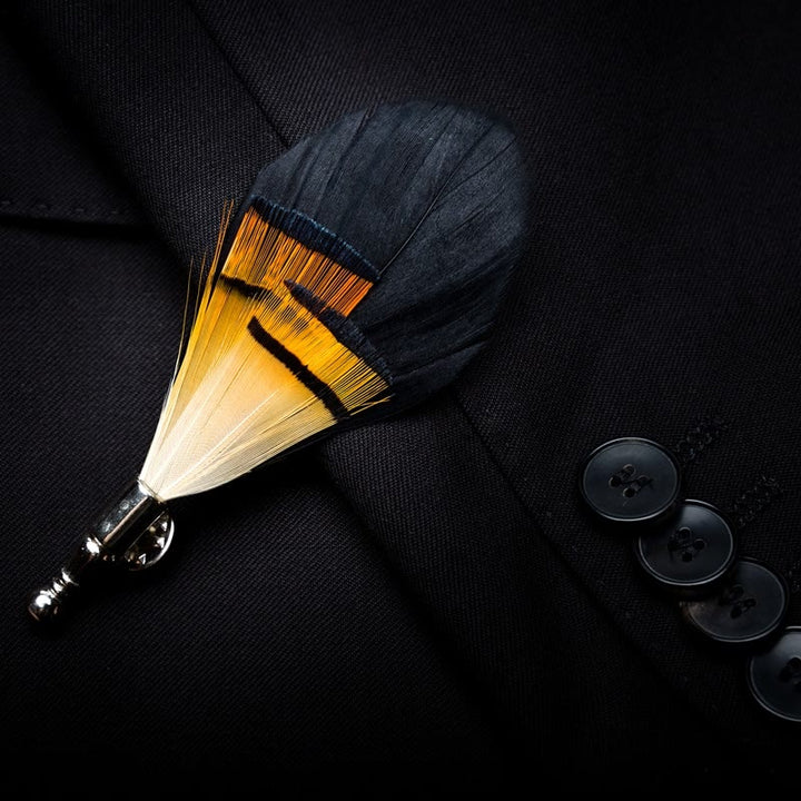 Nœud papillon en plumes de minuit noir et orange pour enfant avec épingle à revers