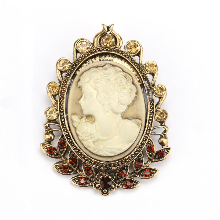 Broche camée victorienne pour femme avec silhouette de feuille