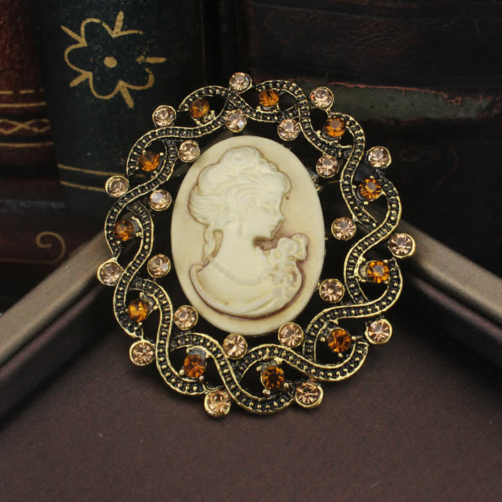 Broche camée rétro Century Queen pour femme