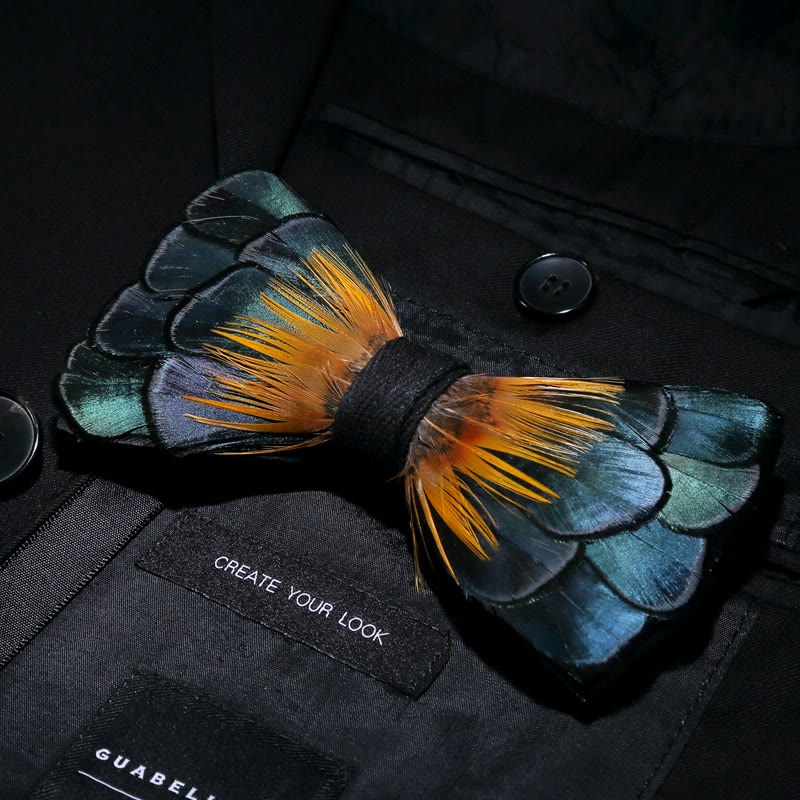Nœud papillon en plumes de tournesol vertes et oranges avec épingle à revers