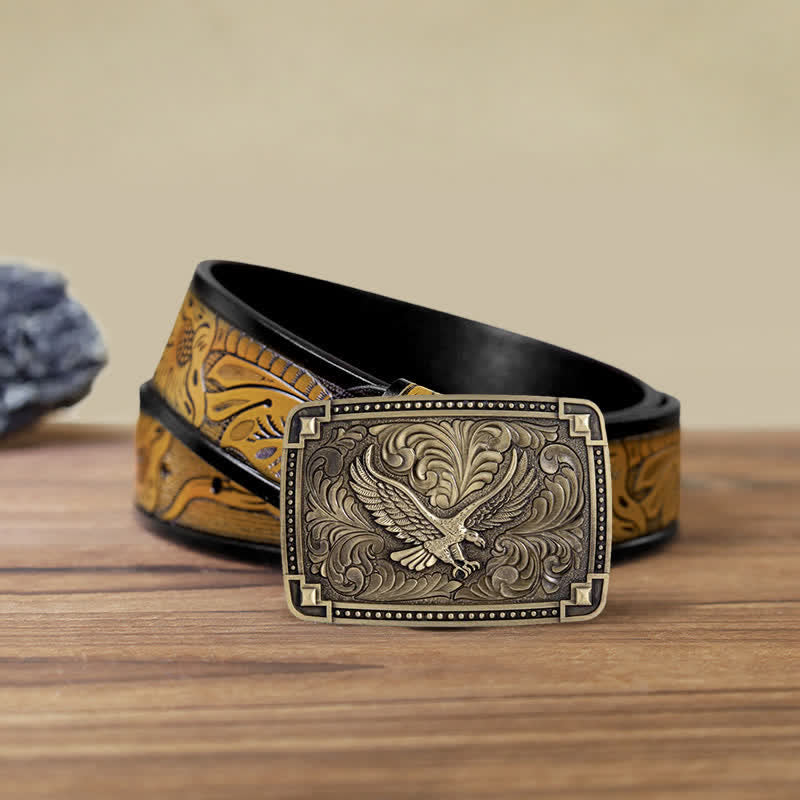 Ceinture en cuir à boucle pour homme avec motif d'aigle planant dans un ciel de rêve