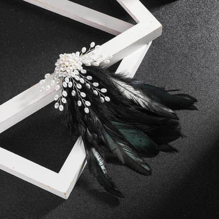 Broche en plumes de perles pour femme
