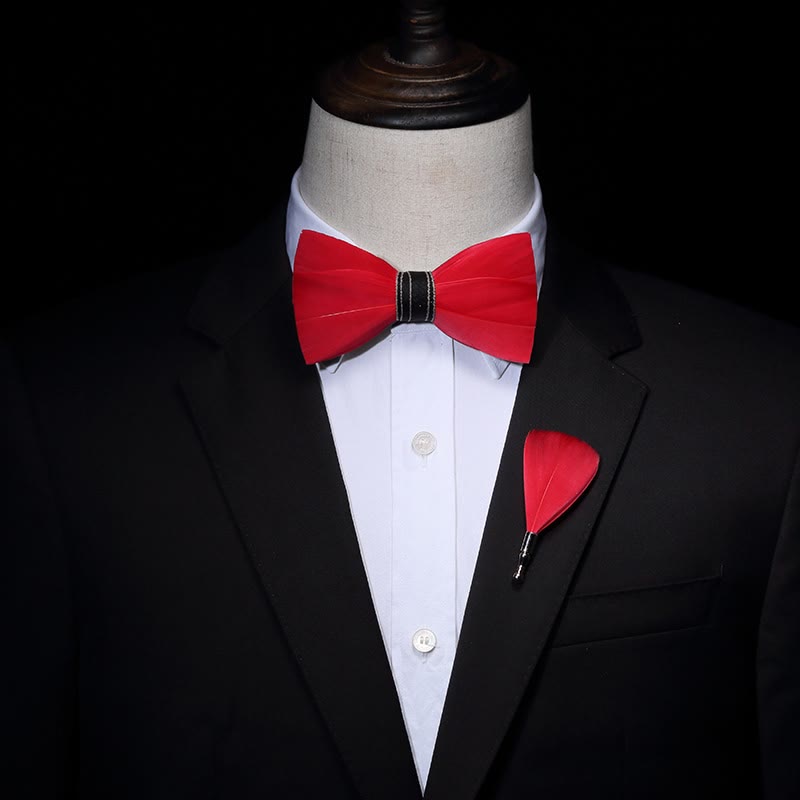 Nœud papillon classique en plumes rouge uni avec épingle à revers