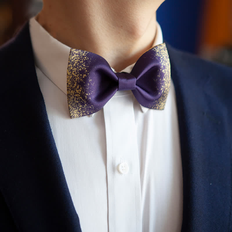 Nœud papillon pour homme, ciel nocturne resplendissant violet