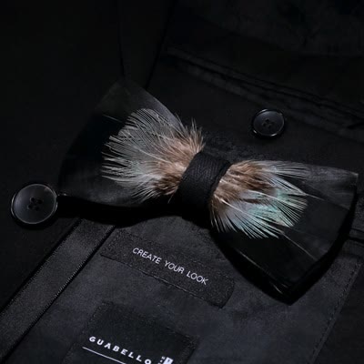 Nœud papillon en plumes de montagne noir et vert avec épingle à revers