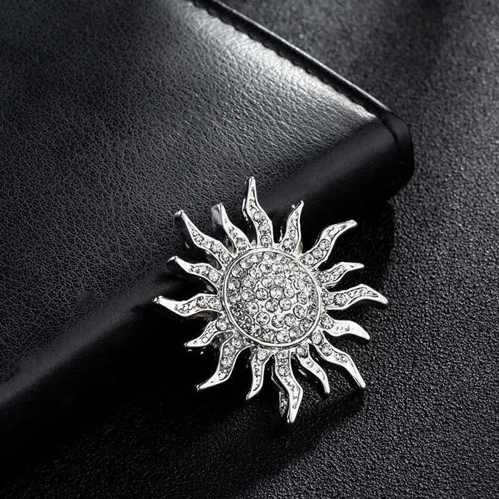 Broche en strass pour homme avec motif soleil éclatant