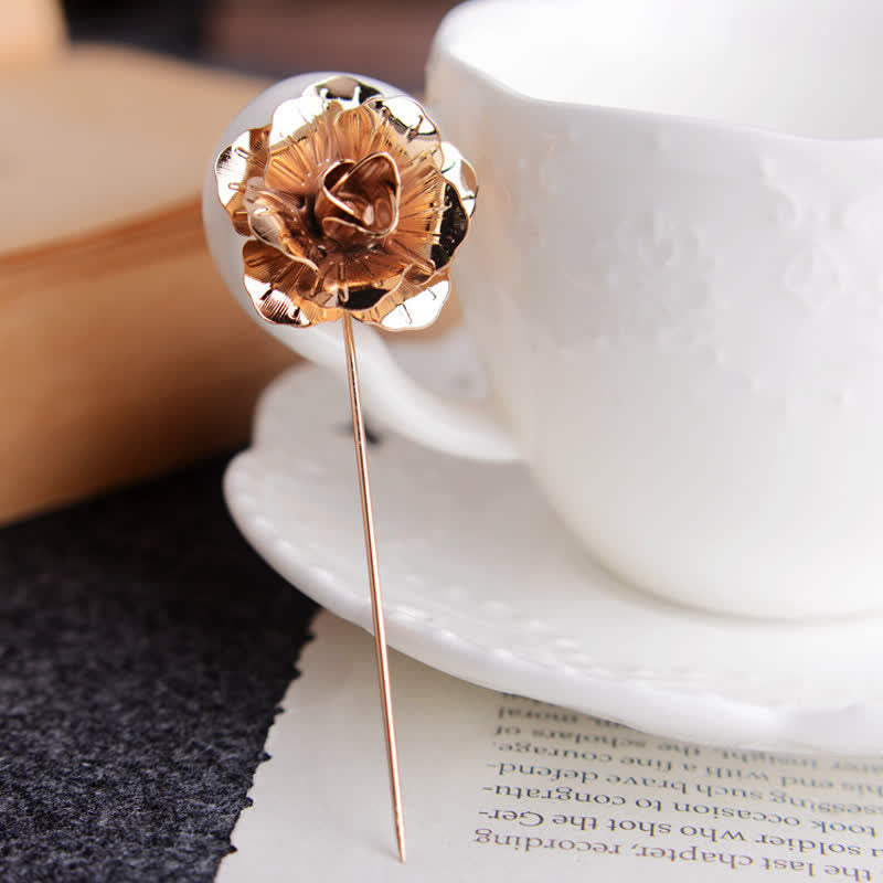 Broche en métal en forme de rose pour homme