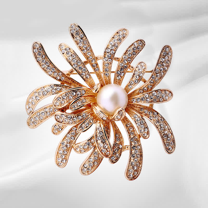 Broche florale en perles coralliennes pour femme