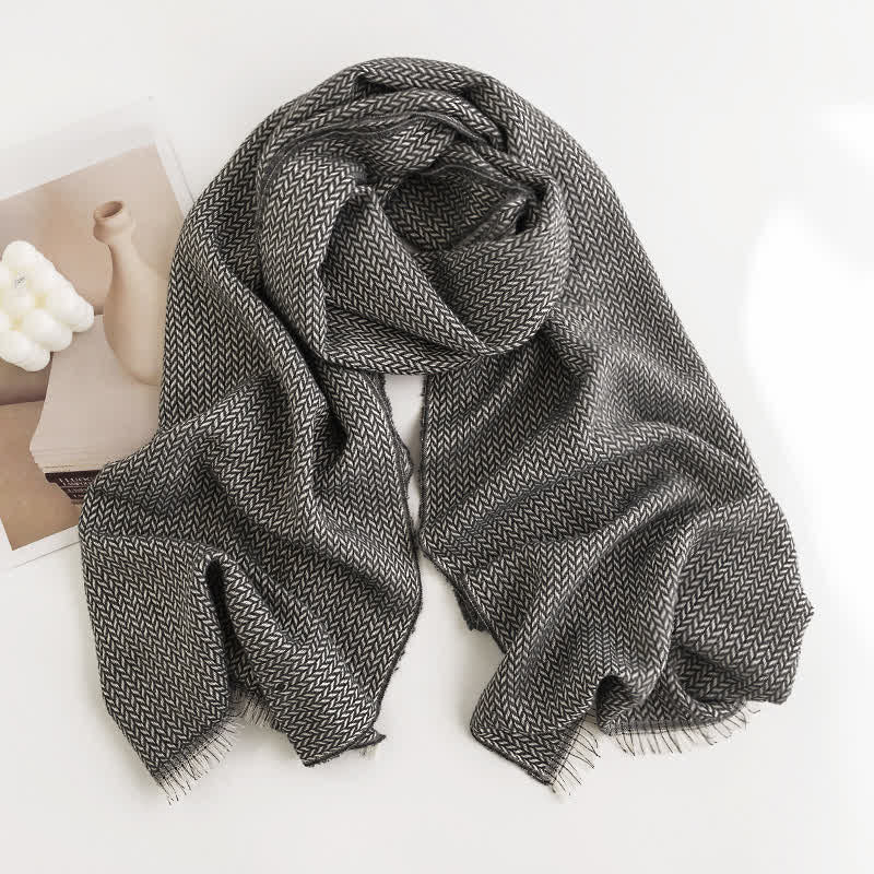 Écharpe simple à chevrons et pompons pour femme