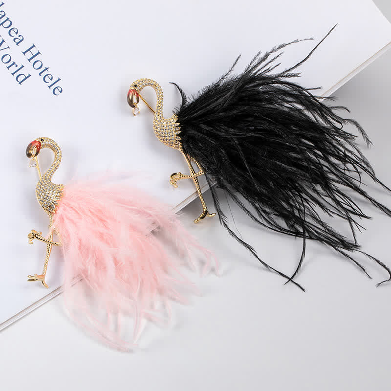 Broche en forme de plume de flamant rose scintillante en zircon