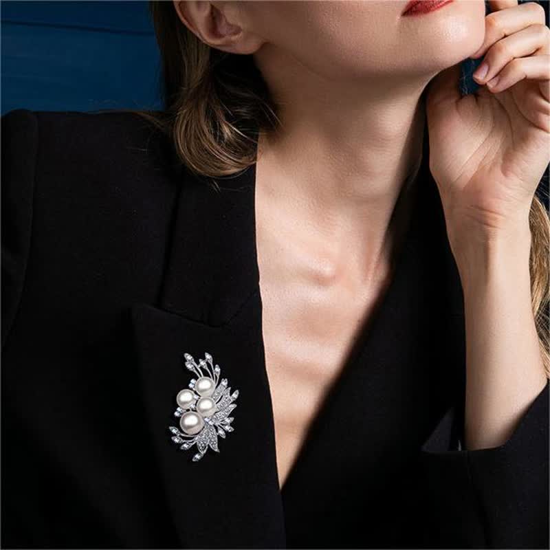 Broche en perles et fleurs de phénix pour femme