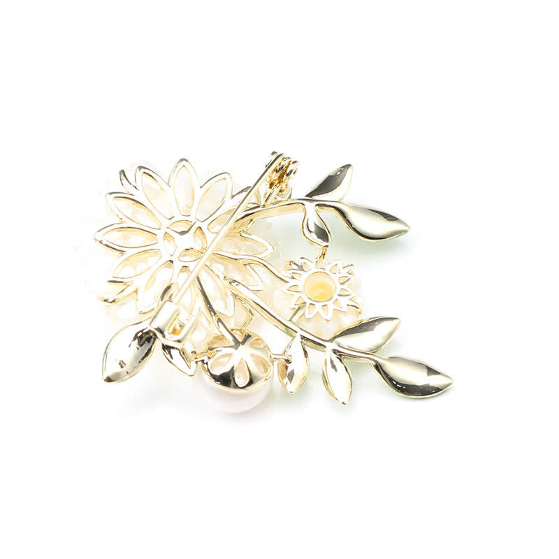 Broche romantique en forme de marguerite et de perles pour femme