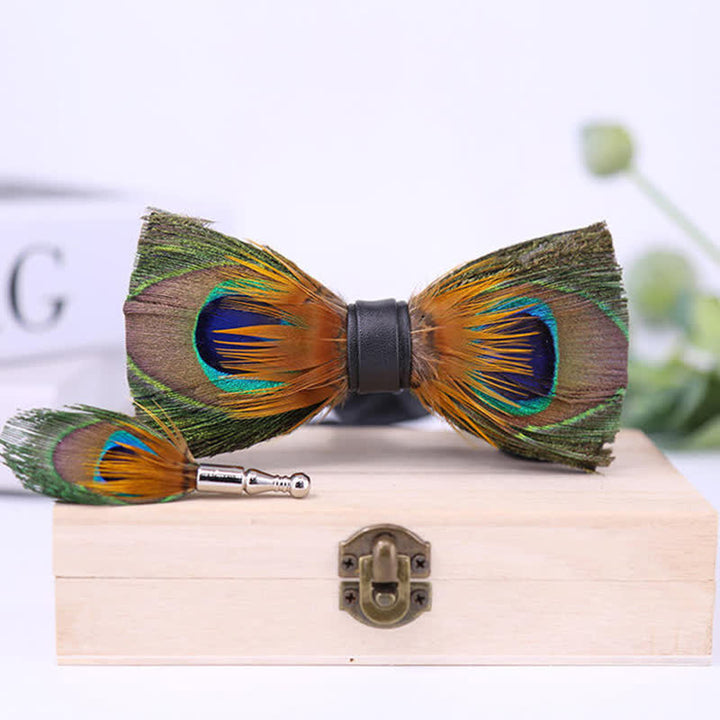 Nœud papillon en plumes de paon vert avec épingle à revers