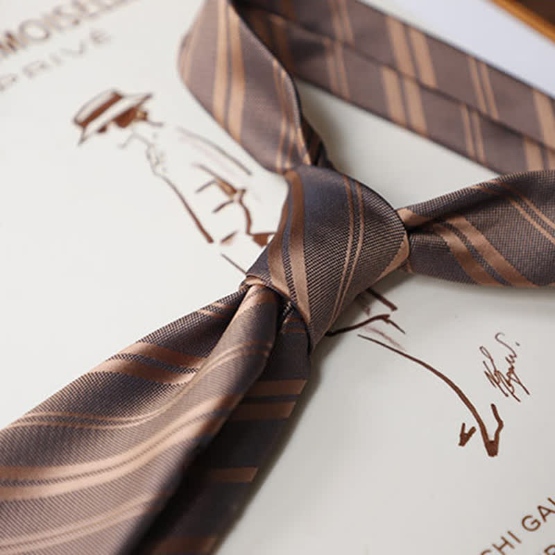 Cravate rayée classique pour homme, idéale pour le bureau