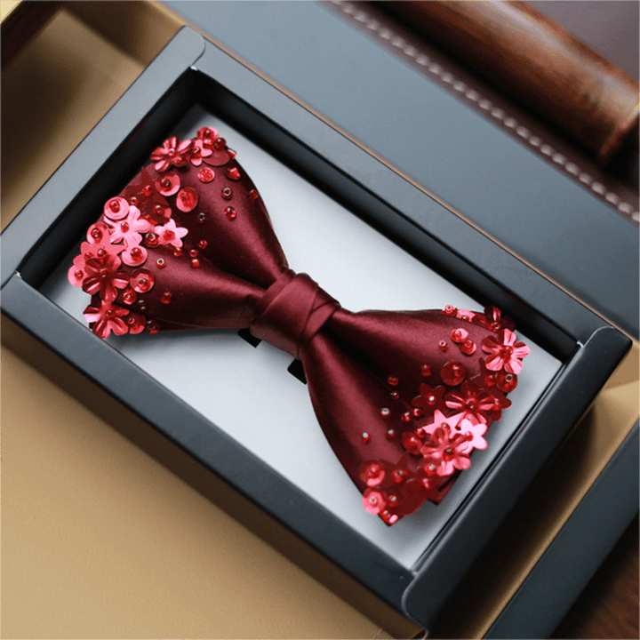 Pochette de costume à paillettes pour homme avec nœud papillon fleuri