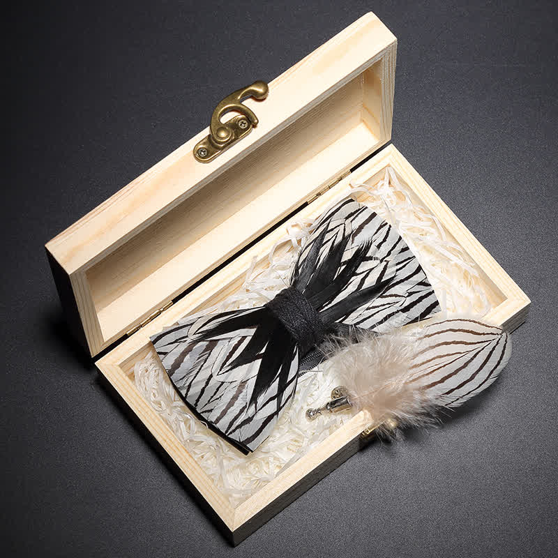 Nœud papillon à rayures zébrées noires et blanches avec épingle à revers - image 1