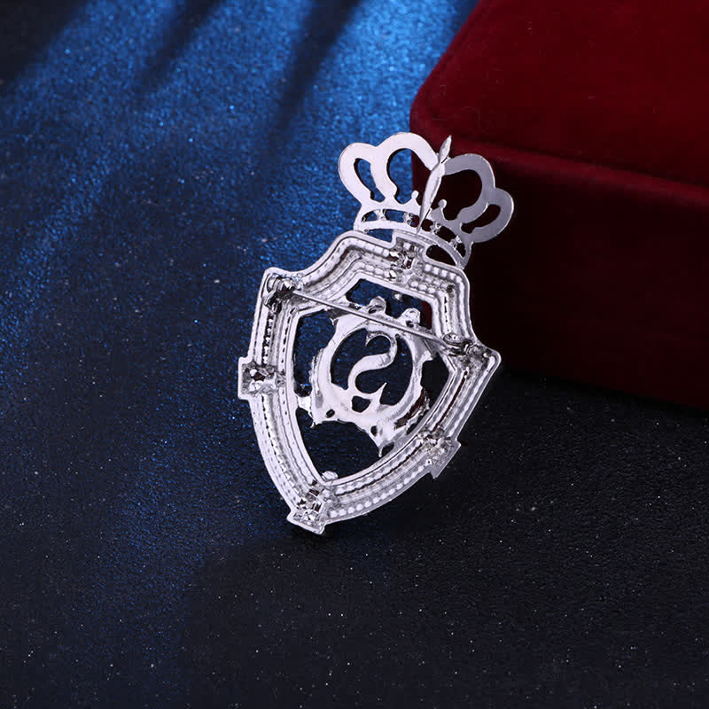 Broche couronne royale anglaise pour homme
