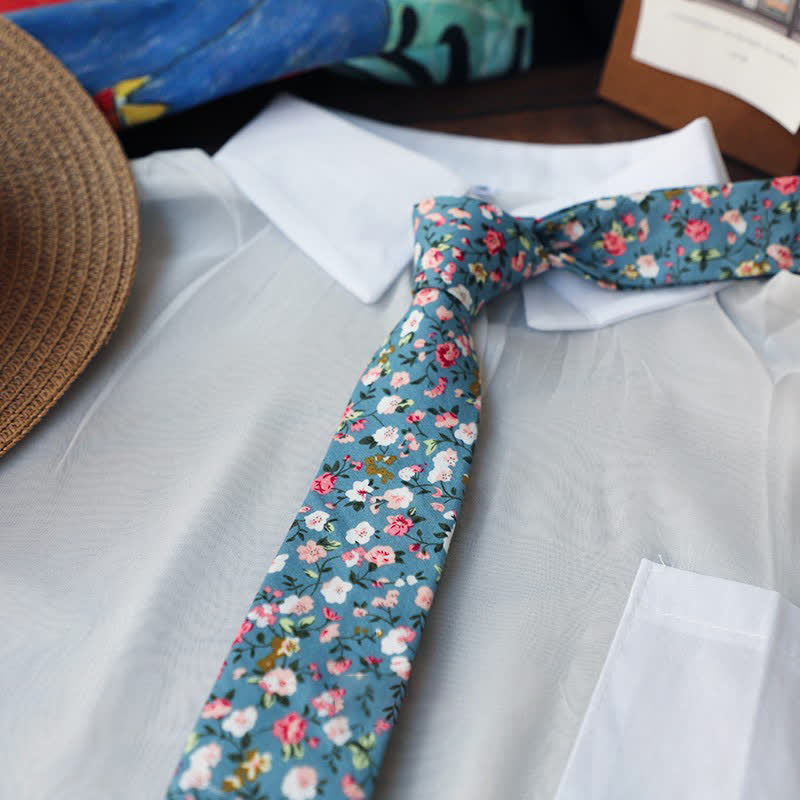 Cravate fine à motif floral romantique pour homme