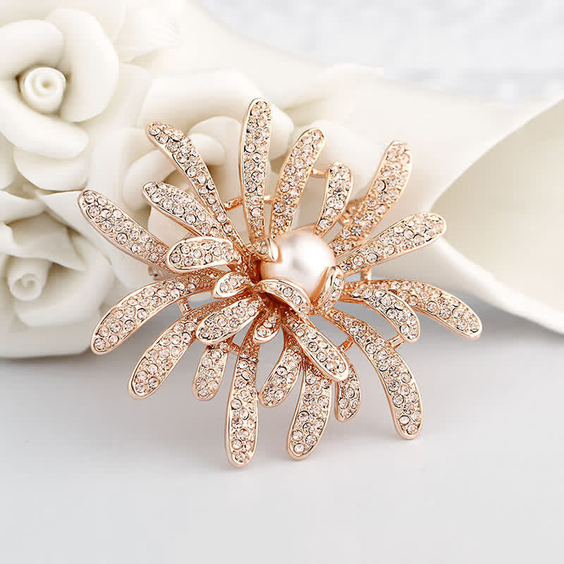 Broche florale en perles coralliennes pour femme