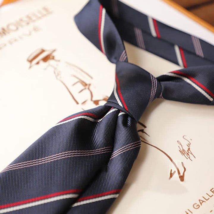 Cravate rayée classique pour homme, idéale pour le bureau