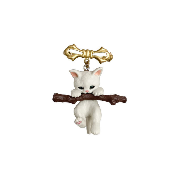 Broche ludique pour femme avec chat et dag et branche