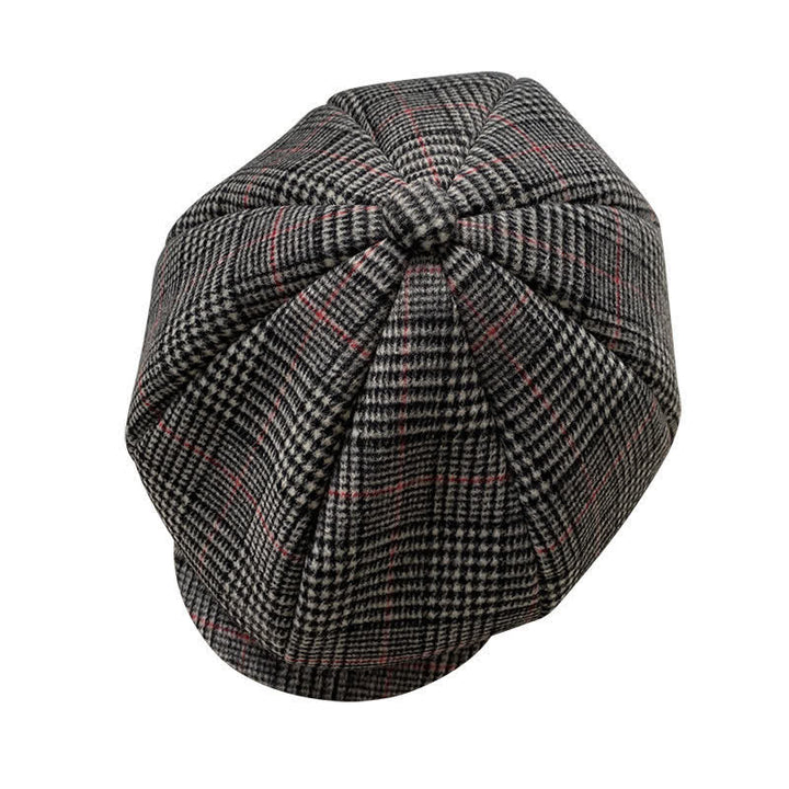 Casquette octogonale à carreaux noirs et blancs britanniques