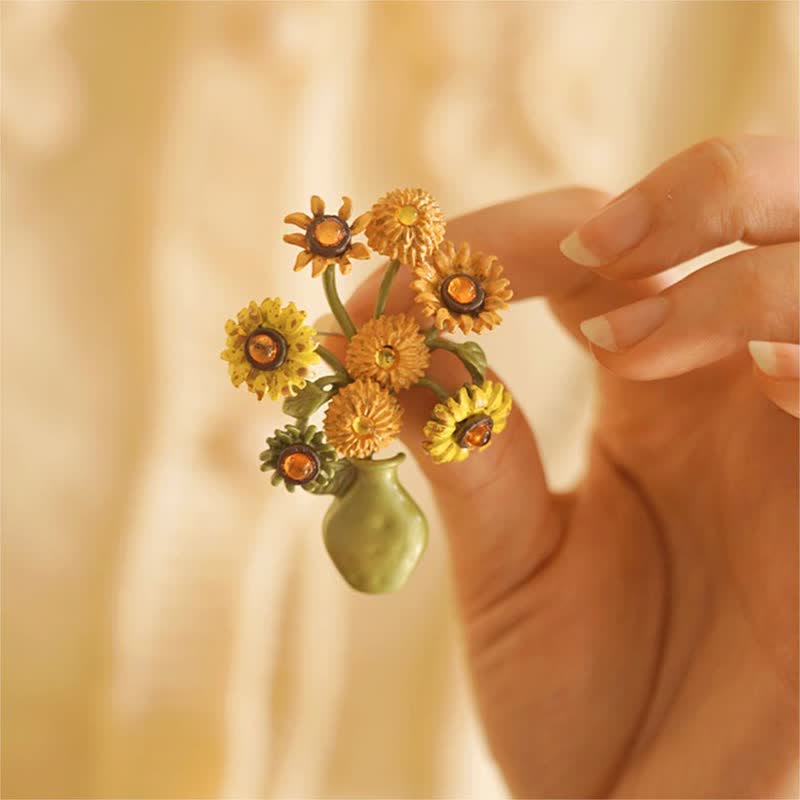 Broche en émail pour femme représentant un vase de tournesol