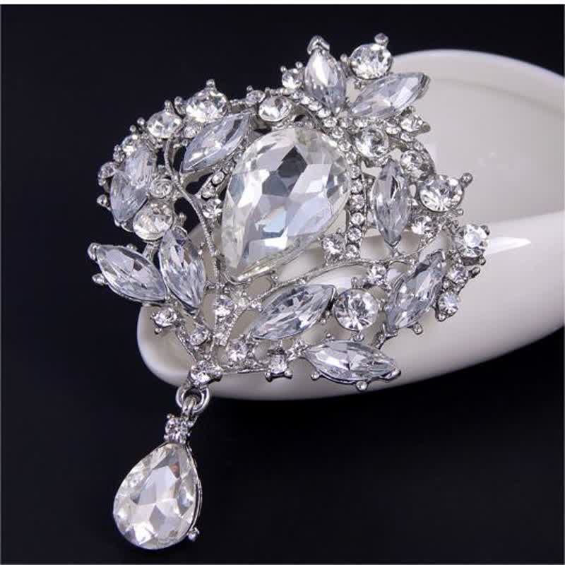 Broche en forme de goutte d'eau en forme de bouton floral brillant pour femme