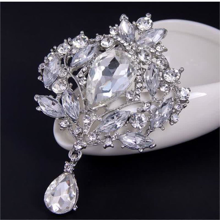 Broche en forme de goutte d'eau en forme de bouton floral brillant pour femme